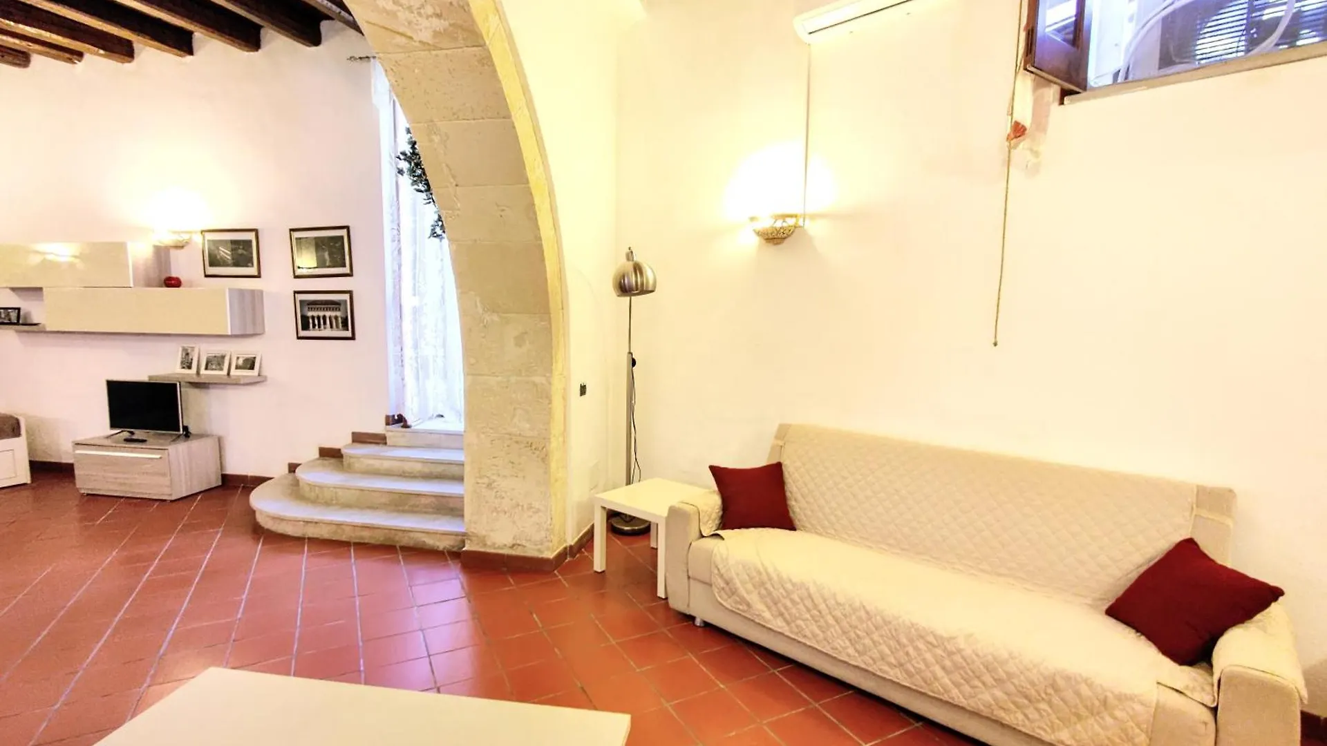 Apartment Apollonion Hh Above Apollo'S Temple Ortygia